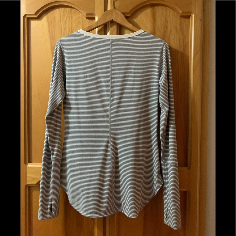 Lululemon Long Sleeve Top - Picture 8 of 10
